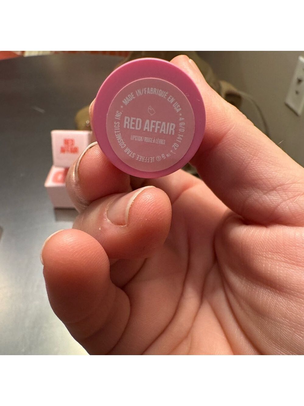Jeffree Star - Velvet Velour Lipstick - Red Affair - NIB - Picture 4 of 4